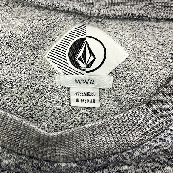 NWOT! Grey and Pink Volcom Sweatshirt! Size small - Picture 3 of 4